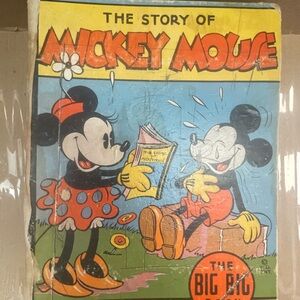 Vintage The Story of Mickey Mouse & The Smugglers , the big big book (0251)